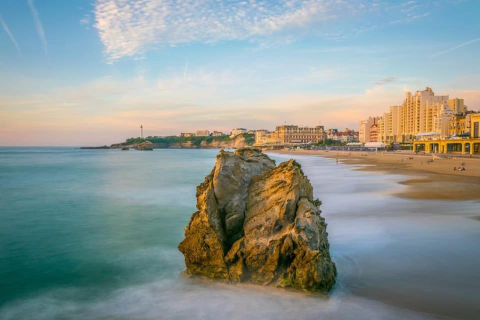 Studio Et Piscine Sur La Grande Plage Биарриц Экстерьер фото