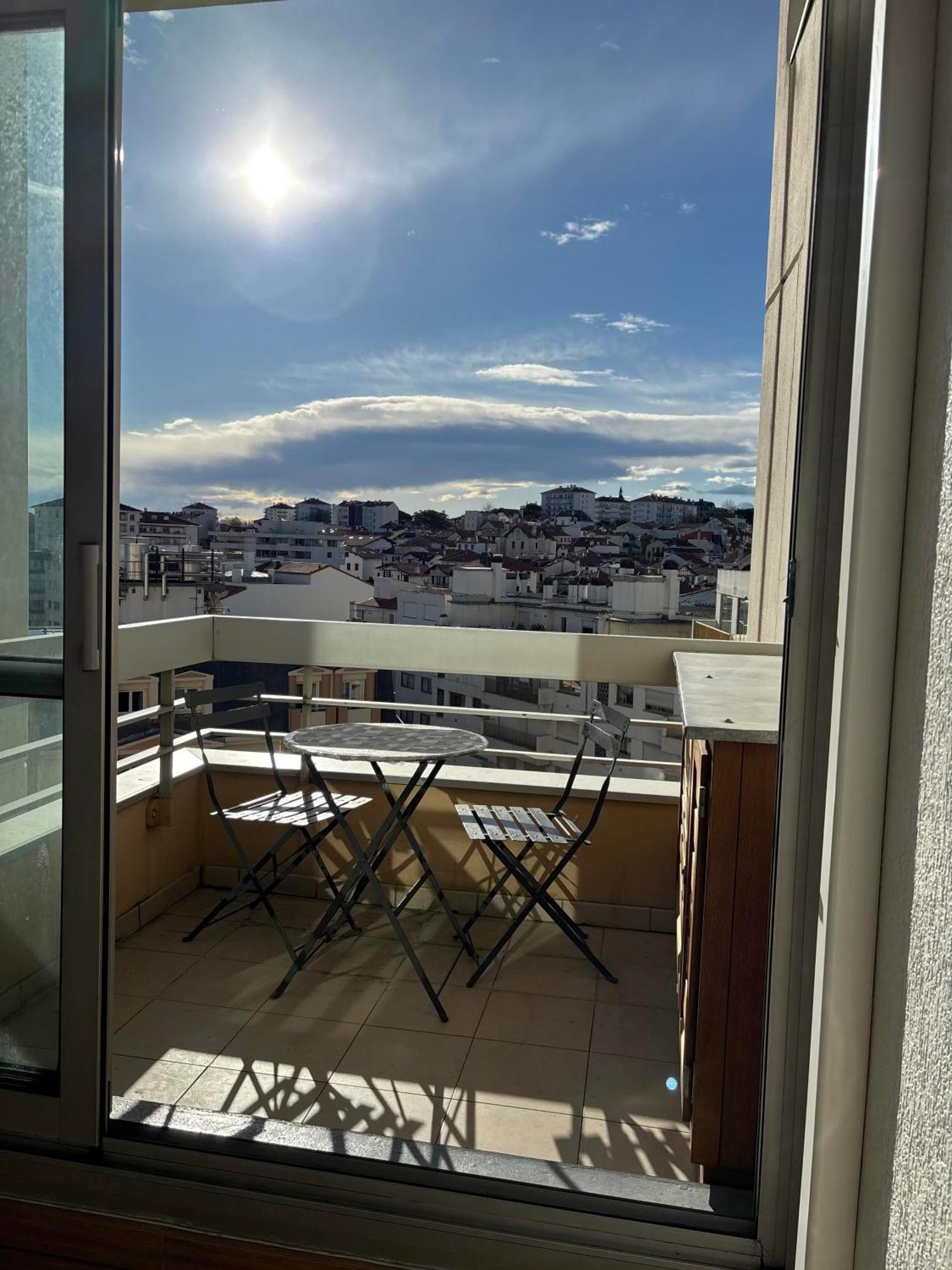 Studio Et Piscine Sur La Grande Plage Биарриц Экстерьер фото