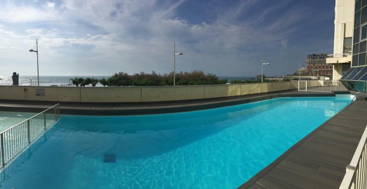 Studio Et Piscine Sur La Grande Plage Биарриц Экстерьер фото